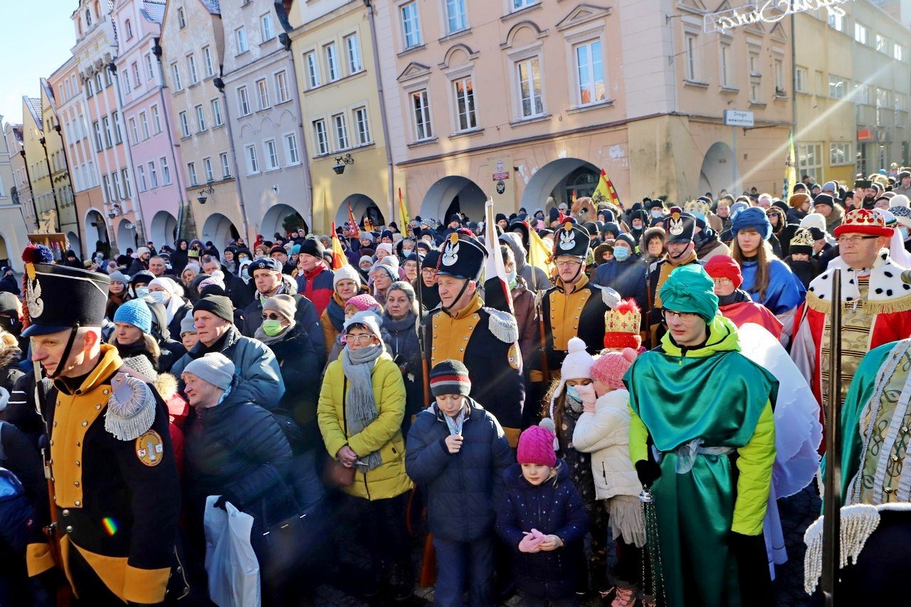 orszak-przeszed-ulicami-jeleniej-gory-102334