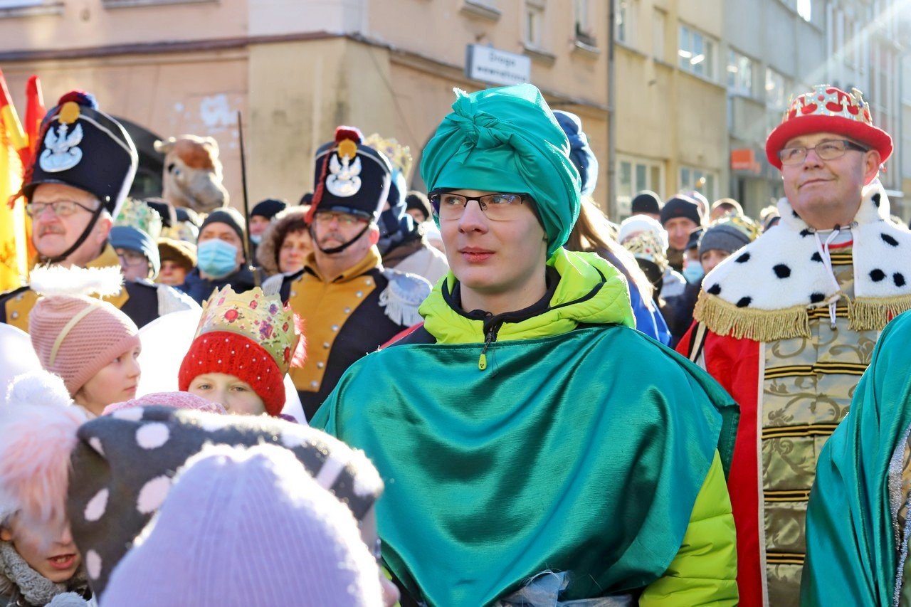 orszak-przeszed-ulicami-jeleniej-gory-102334
