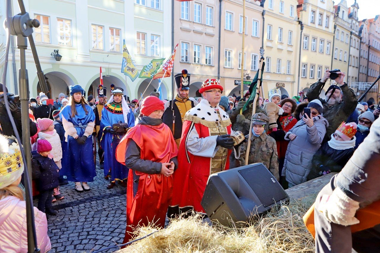 orszak-przeszed-ulicami-jeleniej-gory-102334