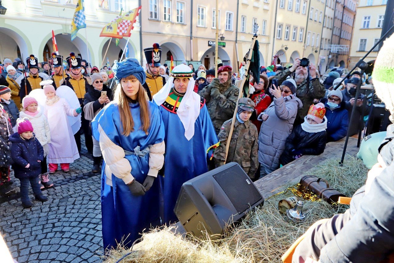 orszak-przeszed-ulicami-jeleniej-gory-102334