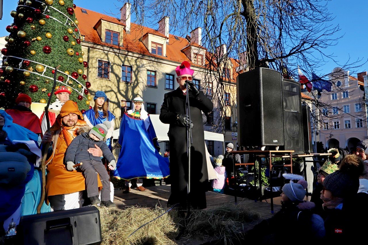 orszak-przeszed-ulicami-jeleniej-gory-102334
