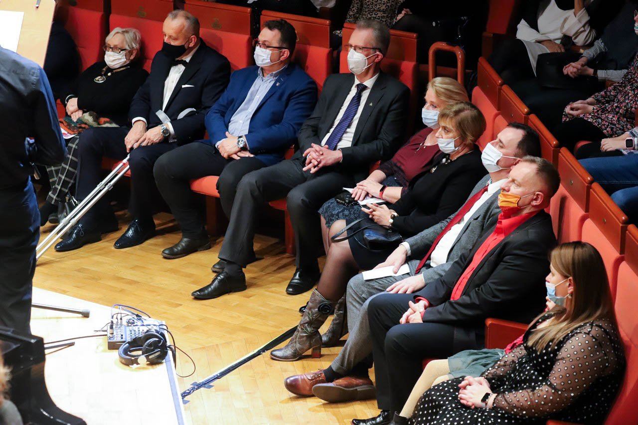swiateczny-koncert-uczniow-szkoy-muzycznej-102525