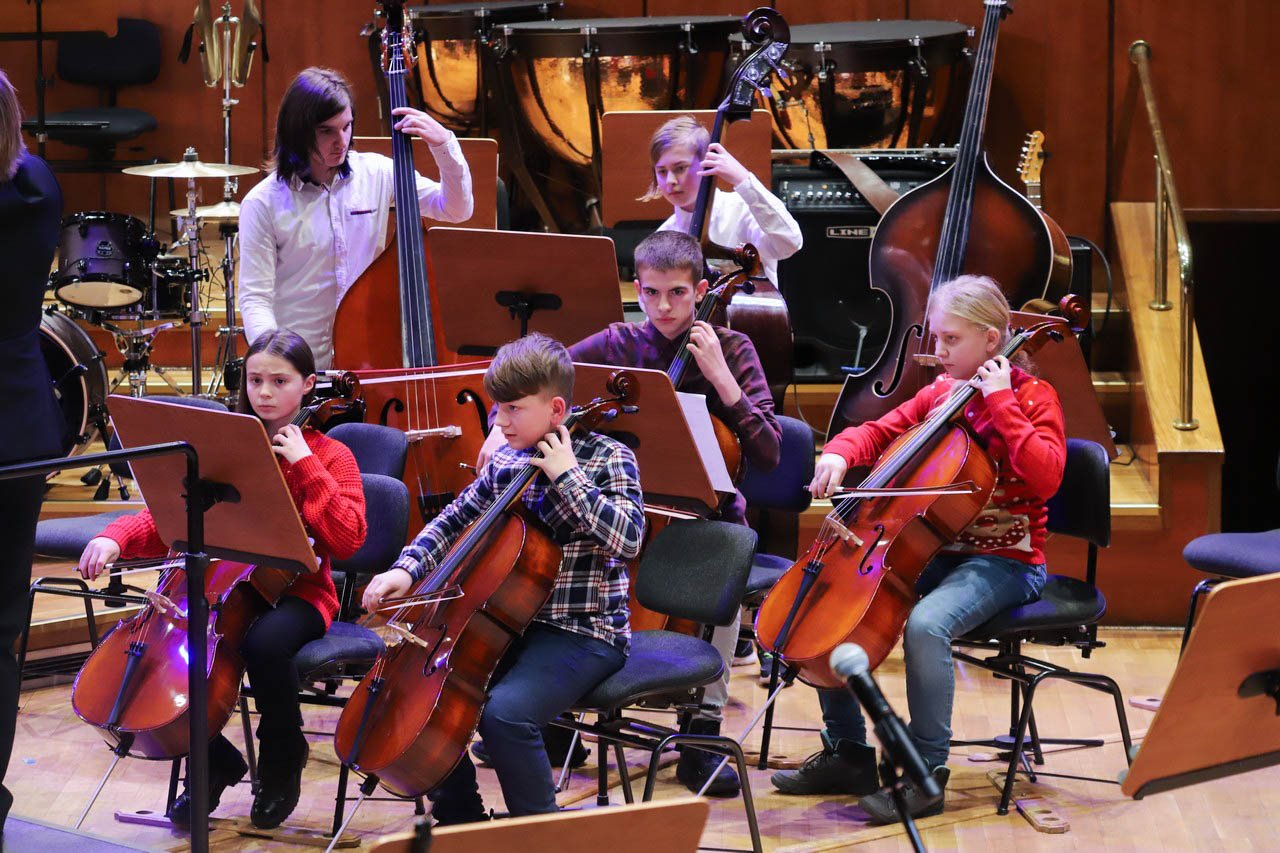 swiateczny-koncert-uczniow-szkoy-muzycznej-102525