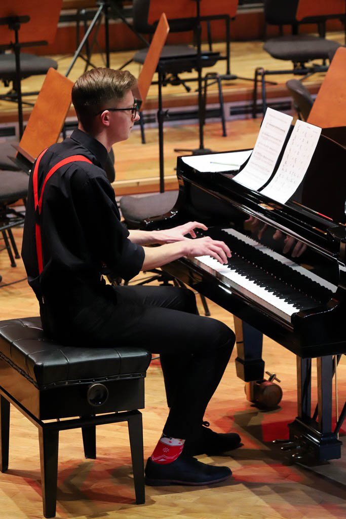 swiateczny-koncert-uczniow-szkoy-muzycznej-102525