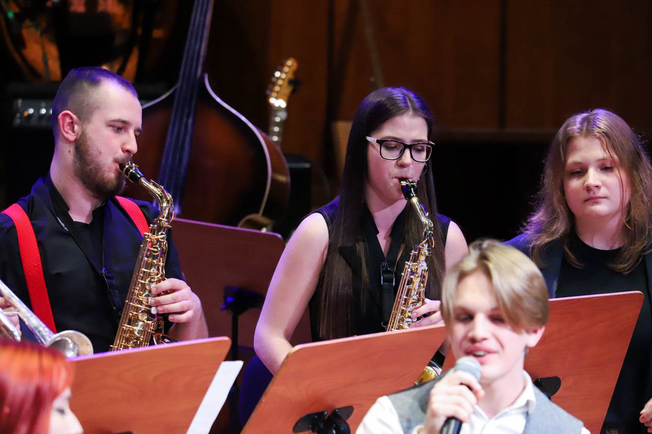 swiateczny-koncert-uczniow-szkoy-muzycznej-102525