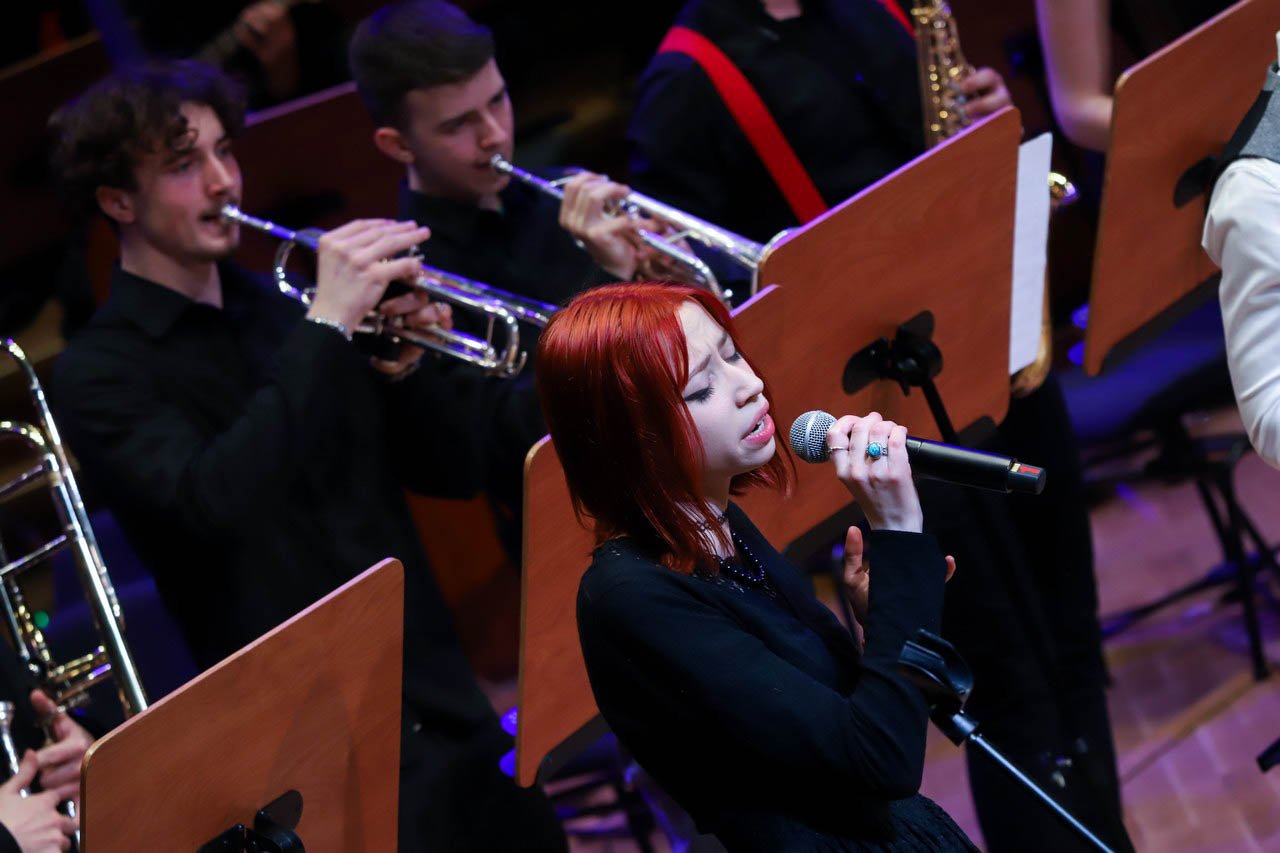 swiateczny-koncert-uczniow-szkoy-muzycznej-102525
