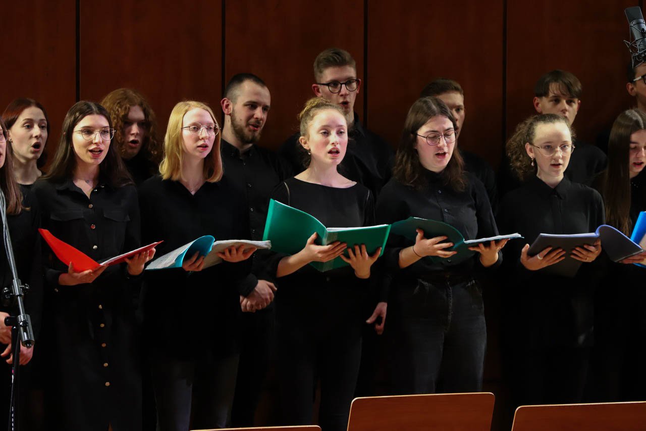 swiateczny-koncert-uczniow-szkoy-muzycznej-102525