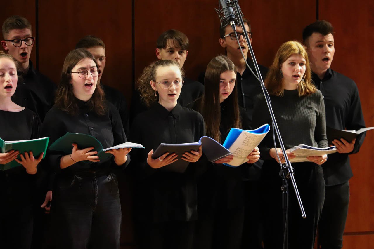 swiateczny-koncert-uczniow-szkoy-muzycznej-102525