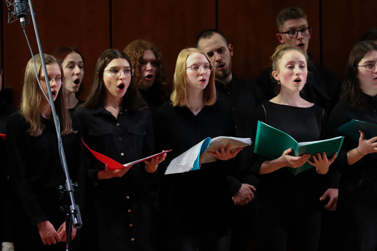 swiateczny-koncert-uczniow-szkoy-muzycznej-102525