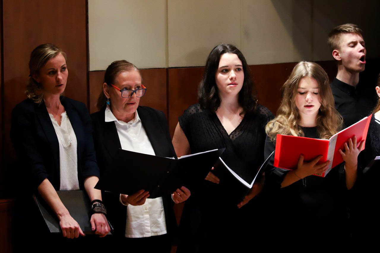 swiateczny-koncert-uczniow-szkoy-muzycznej-102525