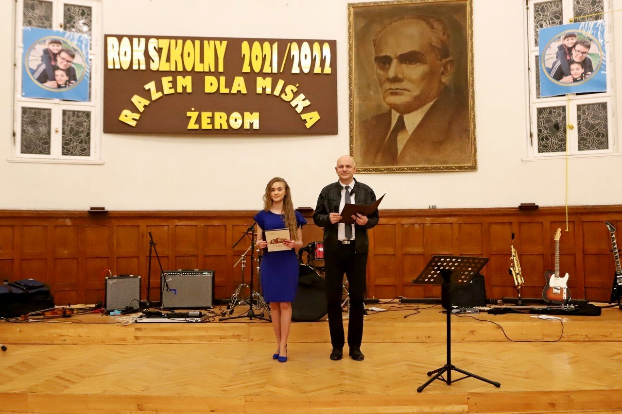 wspaniay-koncert-w-zeromie-dla-miska-102660
