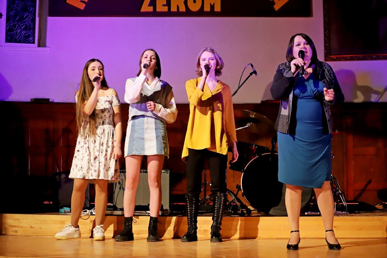 wspaniay-koncert-w-zeromie-dla-miska-102660