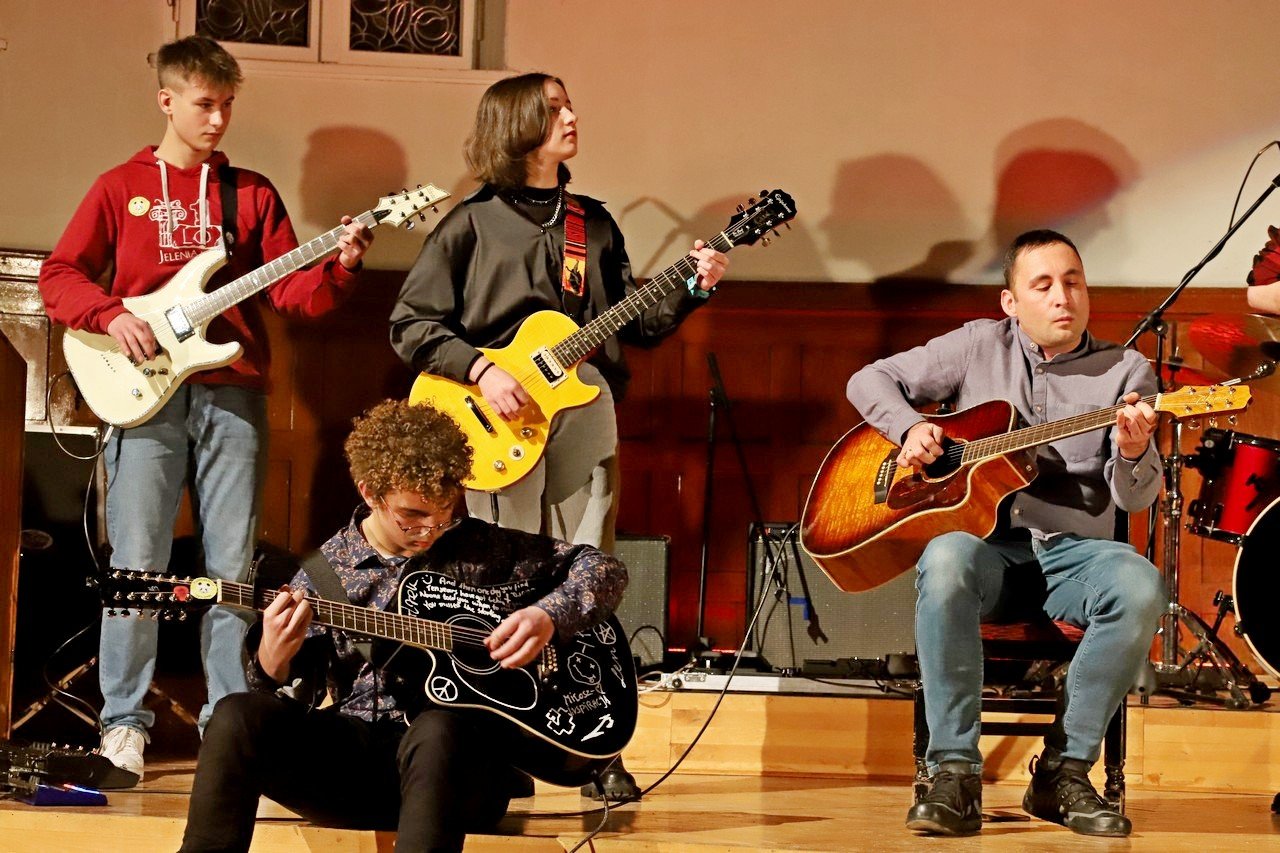 wspaniay-koncert-w-zeromie-dla-miska-102660