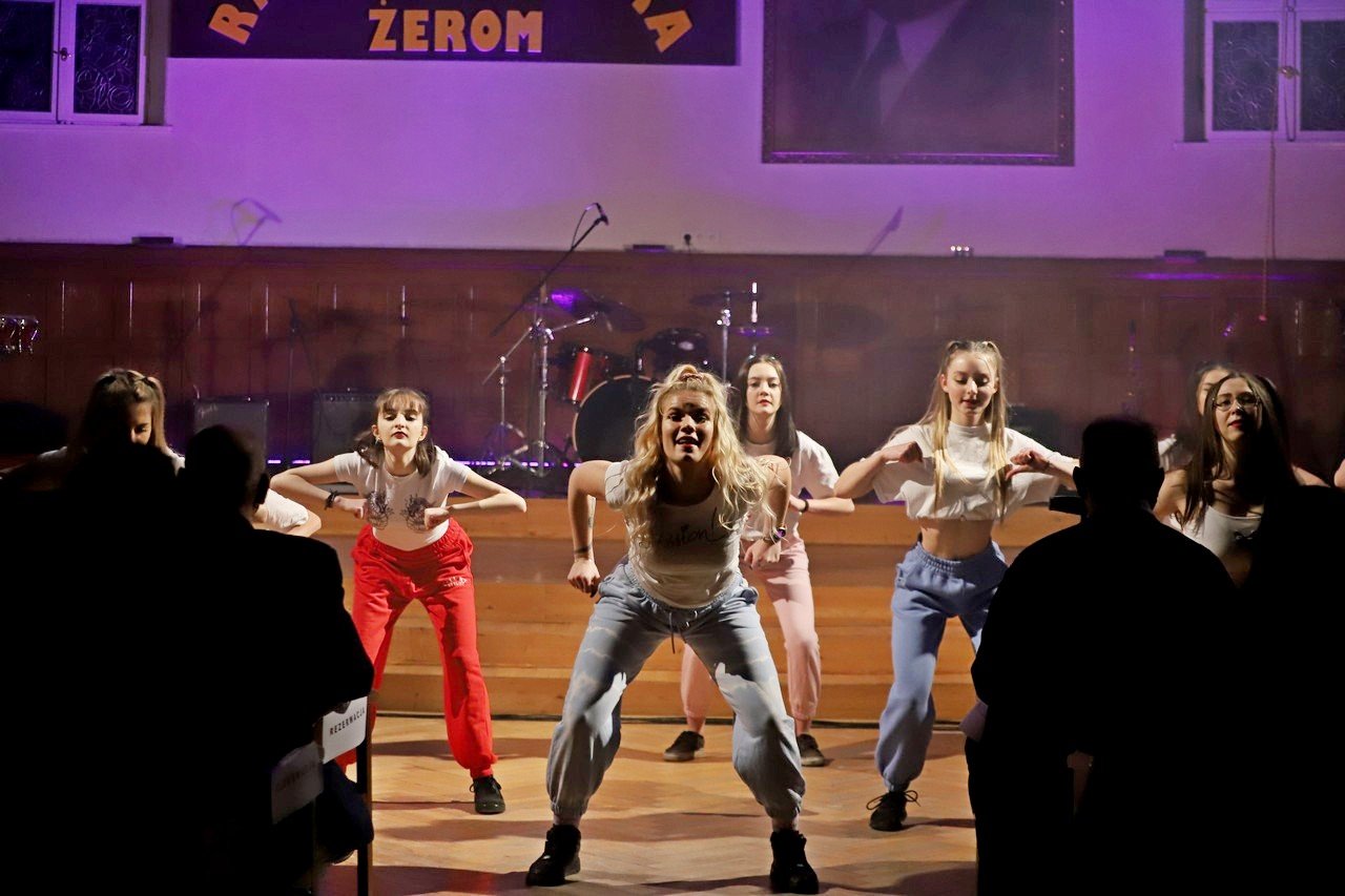 wspaniay-koncert-w-zeromie-dla-miska-102660