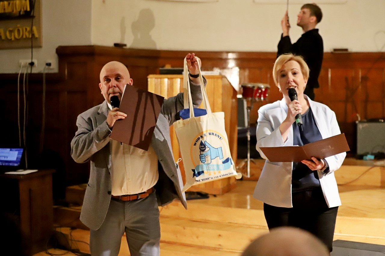 wspaniay-koncert-w-zeromie-dla-miska-102660