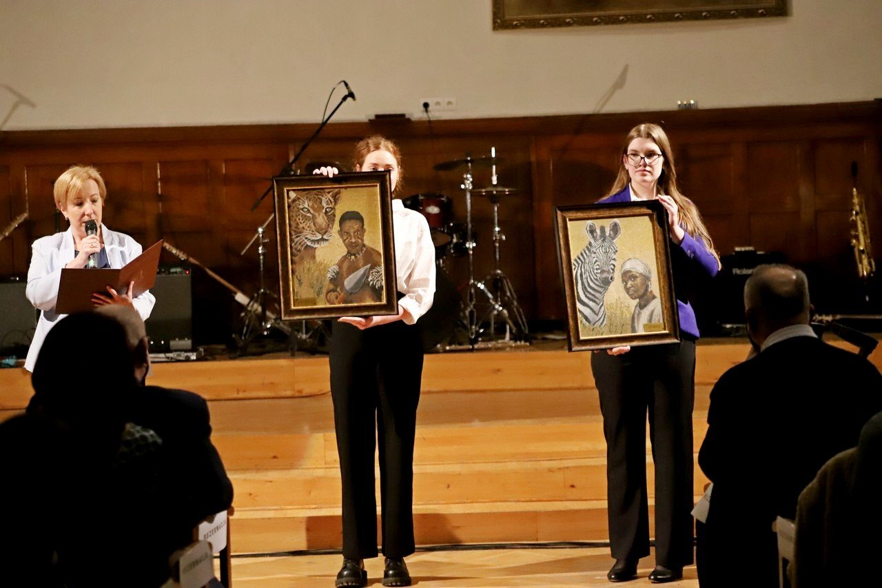 wspaniay-koncert-w-zeromie-dla-miska-102660