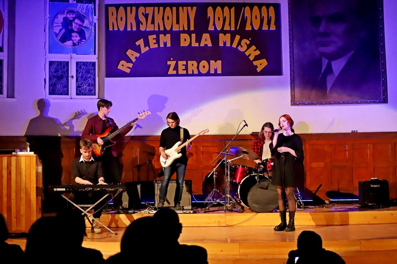 wspaniay-koncert-w-zeromie-dla-miska-102660