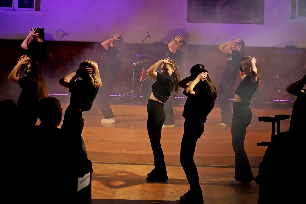 wspaniay-koncert-w-zeromie-dla-miska-102660