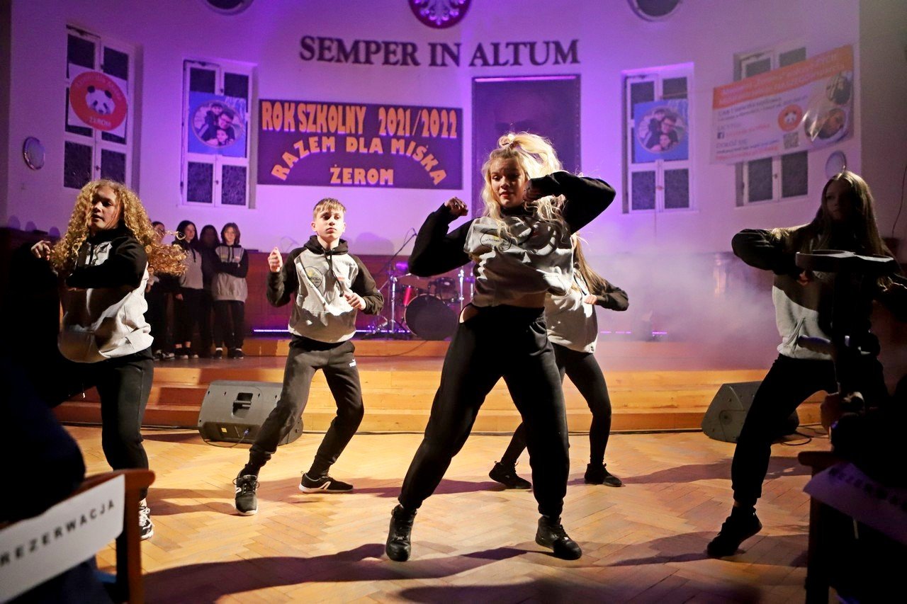 wspaniay-koncert-w-zeromie-dla-miska-102660