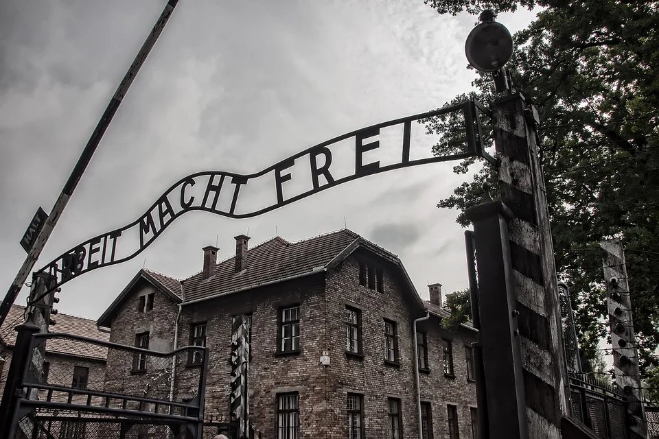 dzien-pamieci-o-ofiarach-holocaustu-102766