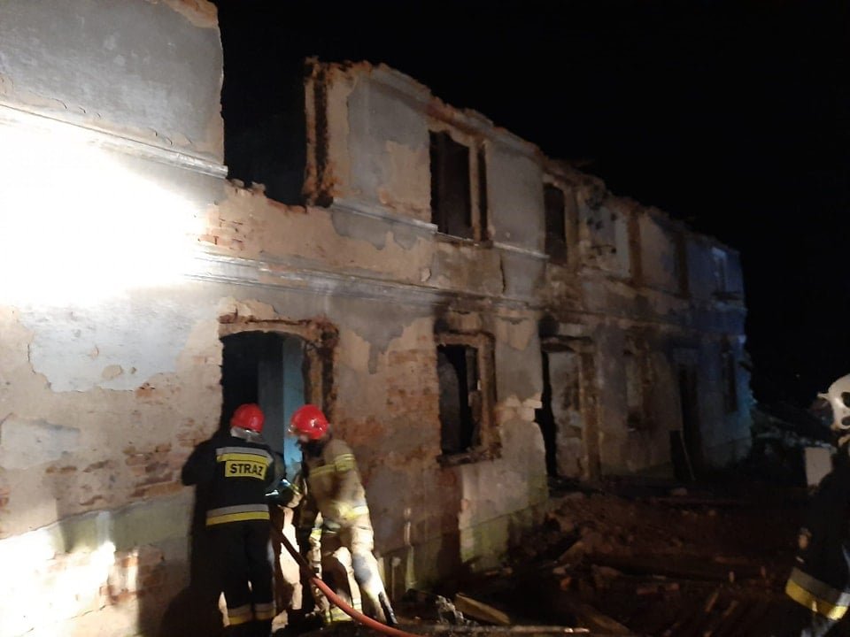 pozar-pustostanu-103114