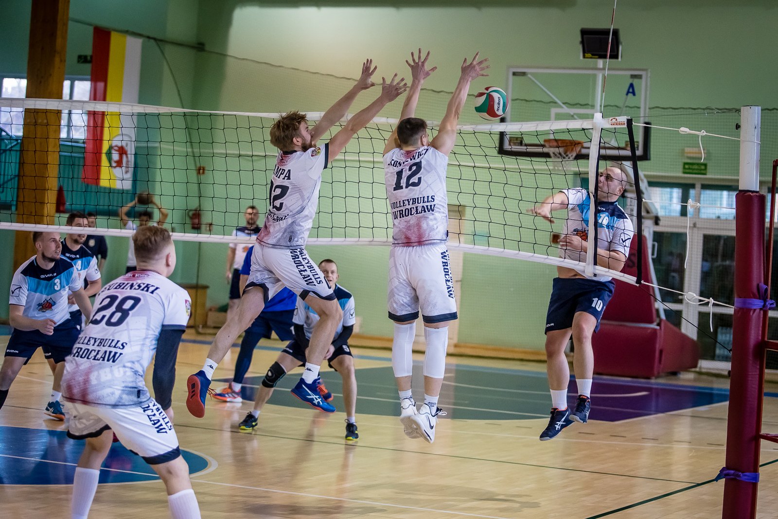 jeleniogorzanie-zdecydowanym-liderem-103373