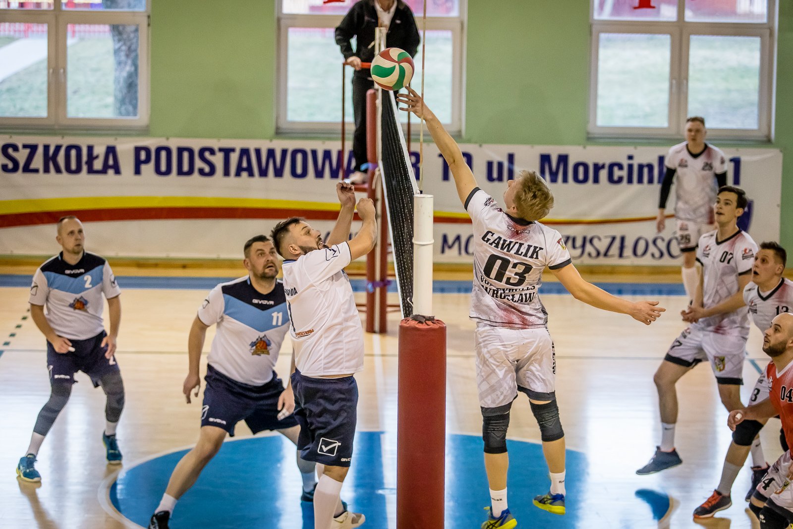 jeleniogorzanie-zdecydowanym-liderem-103373