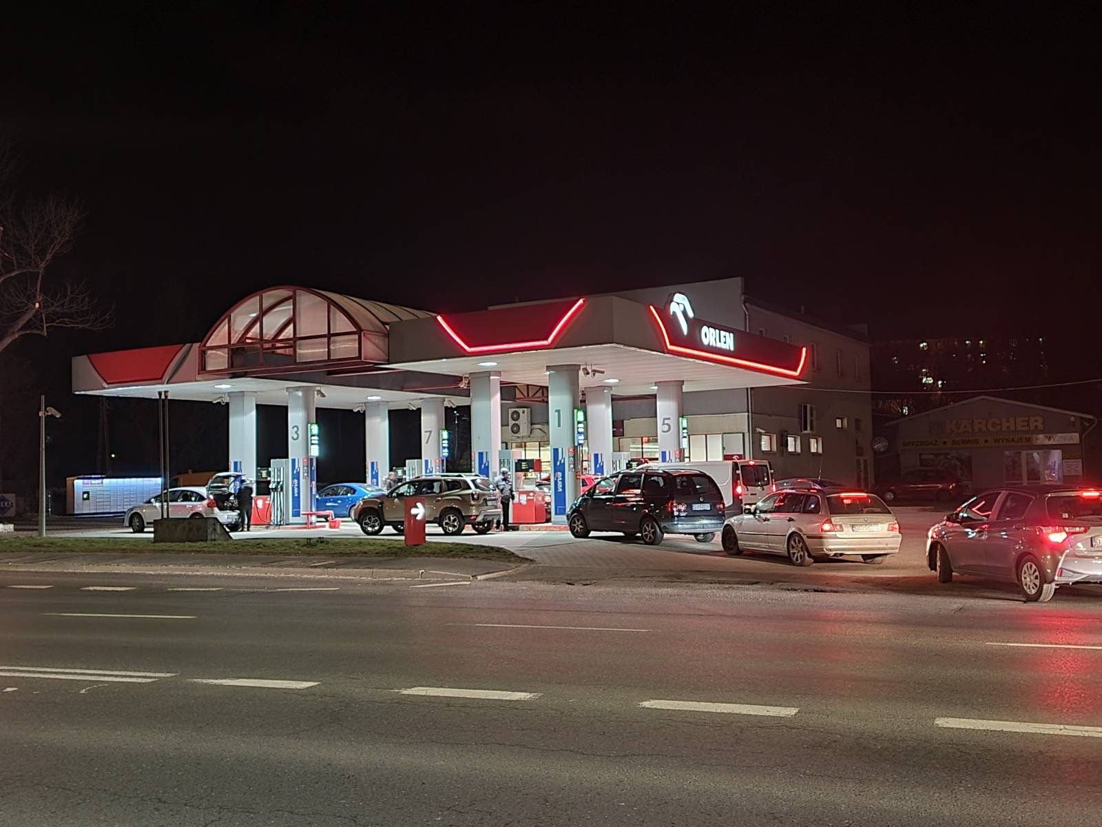 na-stacjach-brakuje-paliwa-103510