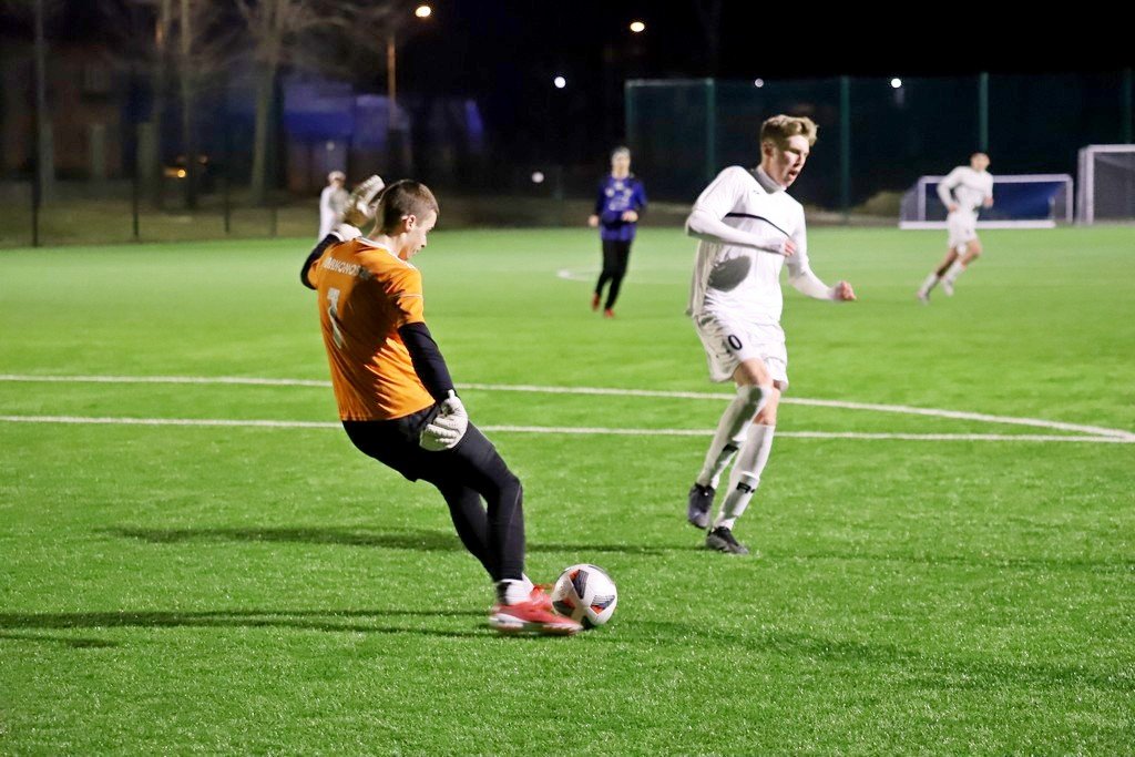 sparing-z-silnym-rywalem-103534