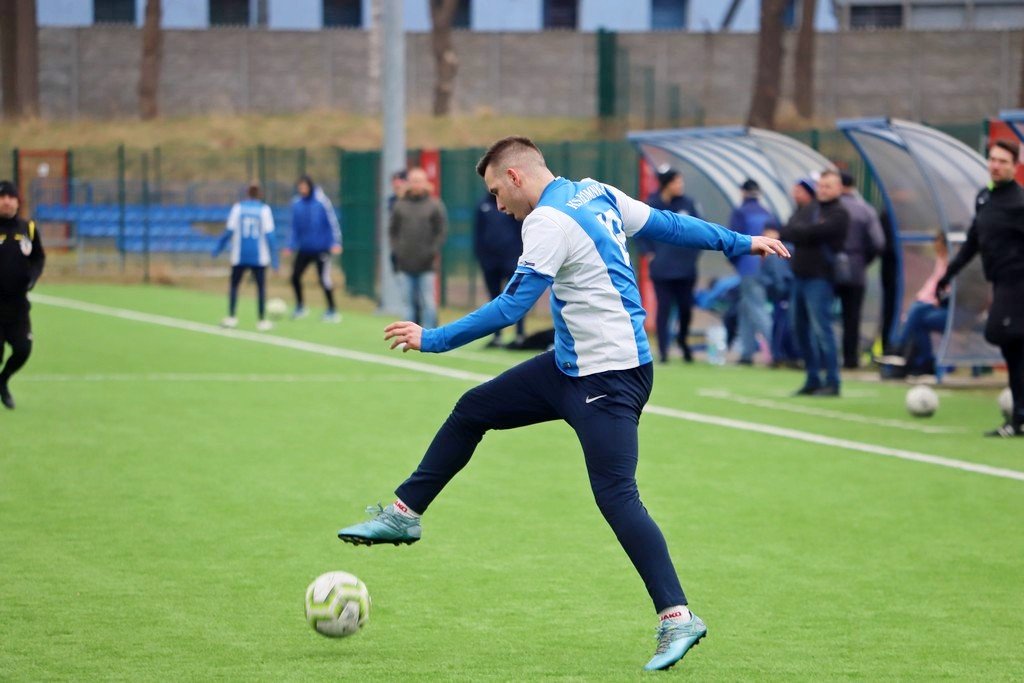 lider-aklasy-pokona-spadkowicza-z-iv-ligi-103572