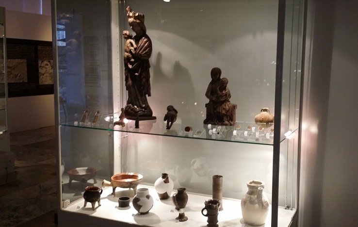 sredniowiecze-na-kaflach-w-muzeum-karkonoskim-103688