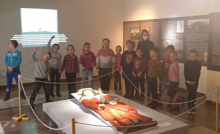 sredniowiecze-na-kaflach-w-muzeum-karkonoskim-103688