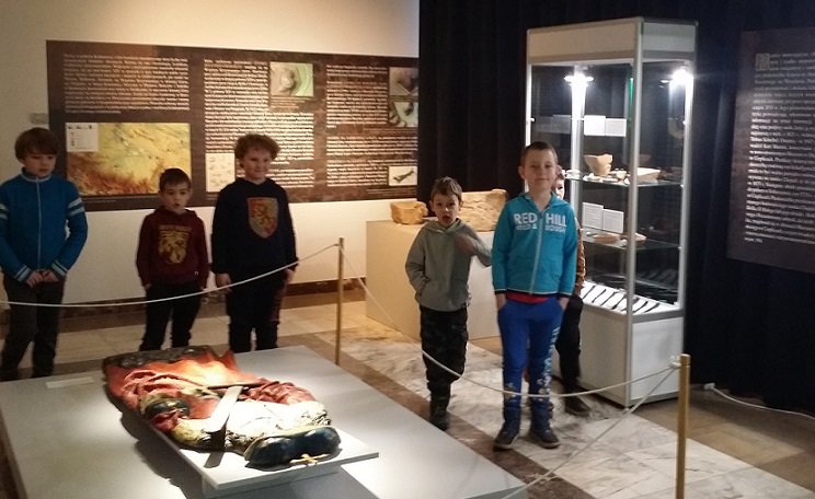 sredniowiecze-na-kaflach-w-muzeum-karkonoskim-103688