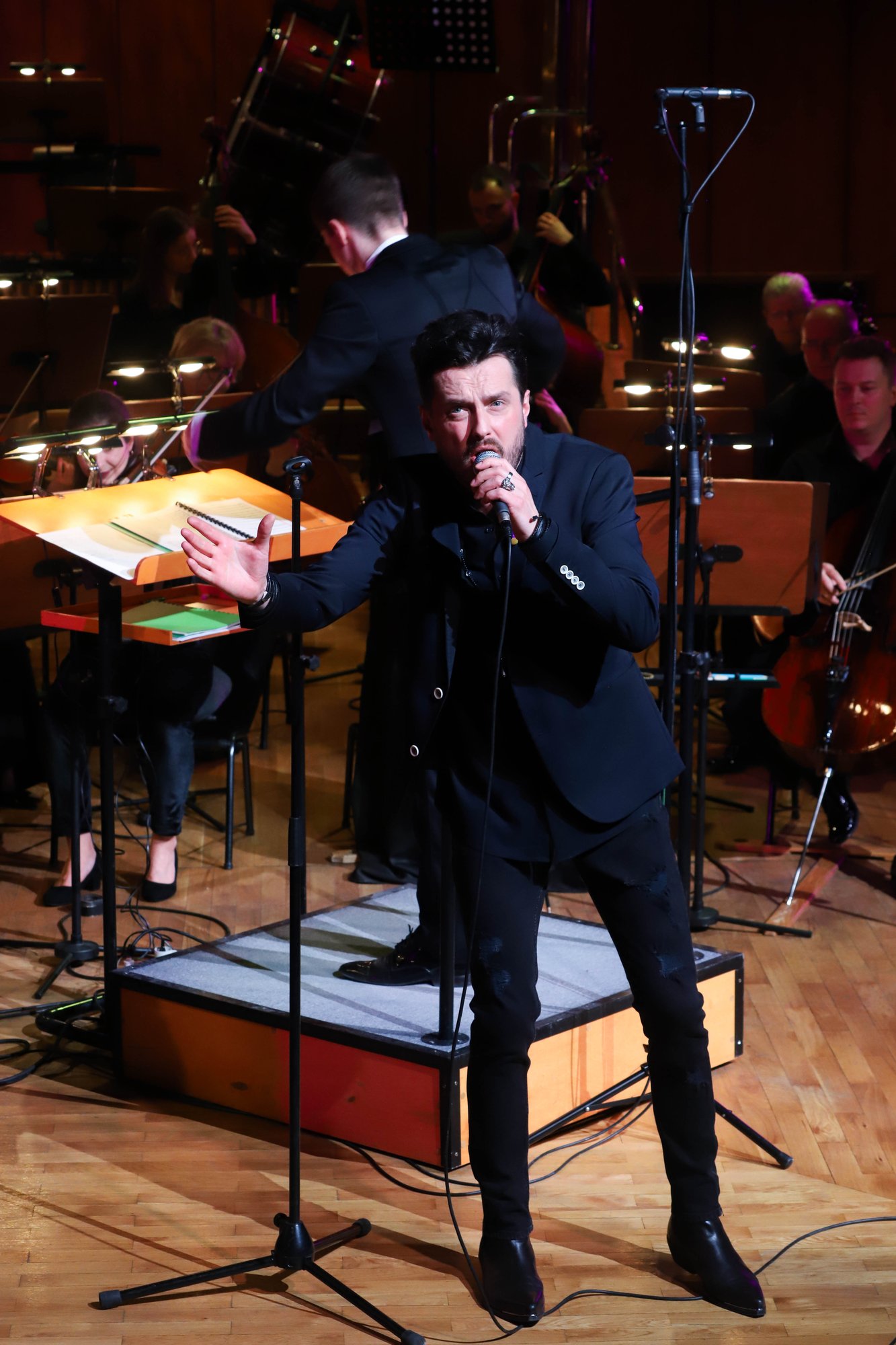 z-piotrem-cugowskim-koncert-na-dzien-kobiet-103739