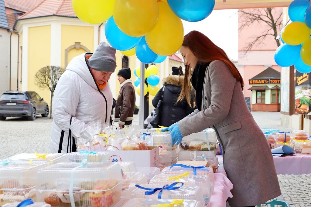 udany-kiermasz-na-rzecz-uchodzcow-z-ukrainy-103788