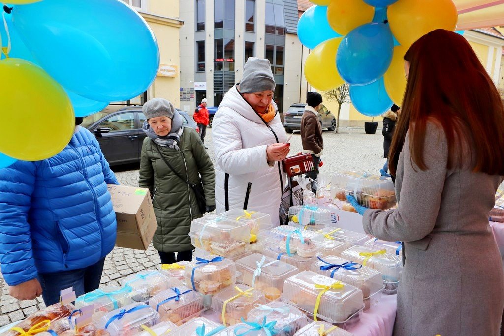 udany-kiermasz-na-rzecz-uchodzcow-z-ukrainy-103788