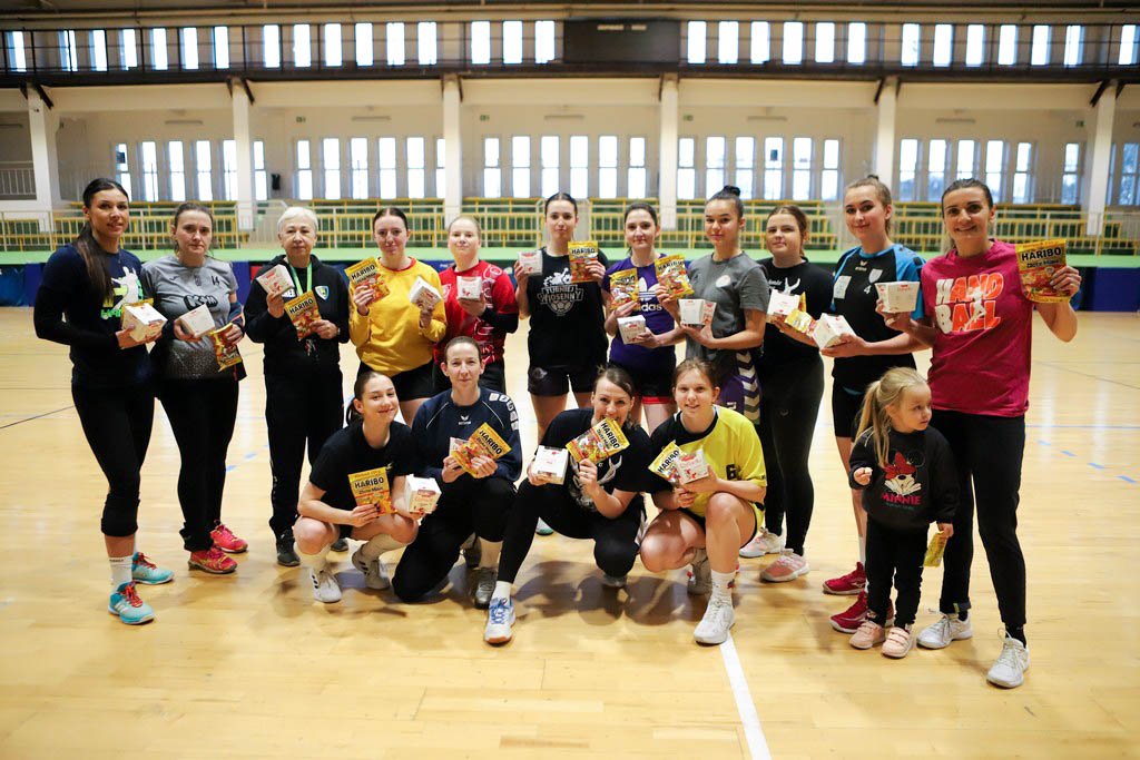 dzien-kobiet-u-szczypiornistek-karkonoszy-103817