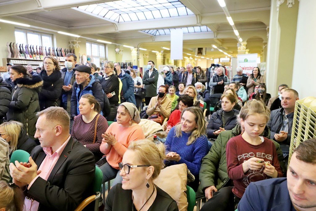 muzycznie-i-tanecznie-w-galerii-karkonoskiej-103864