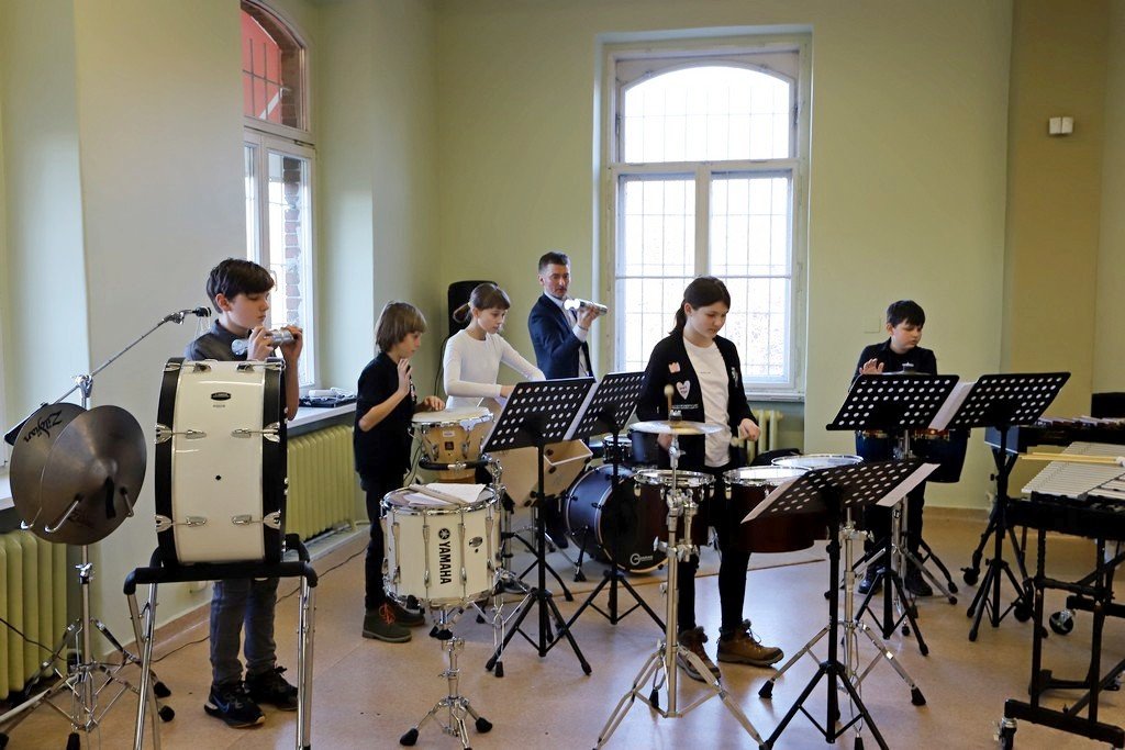 muzycznie-i-tanecznie-w-galerii-karkonoskiej-103864