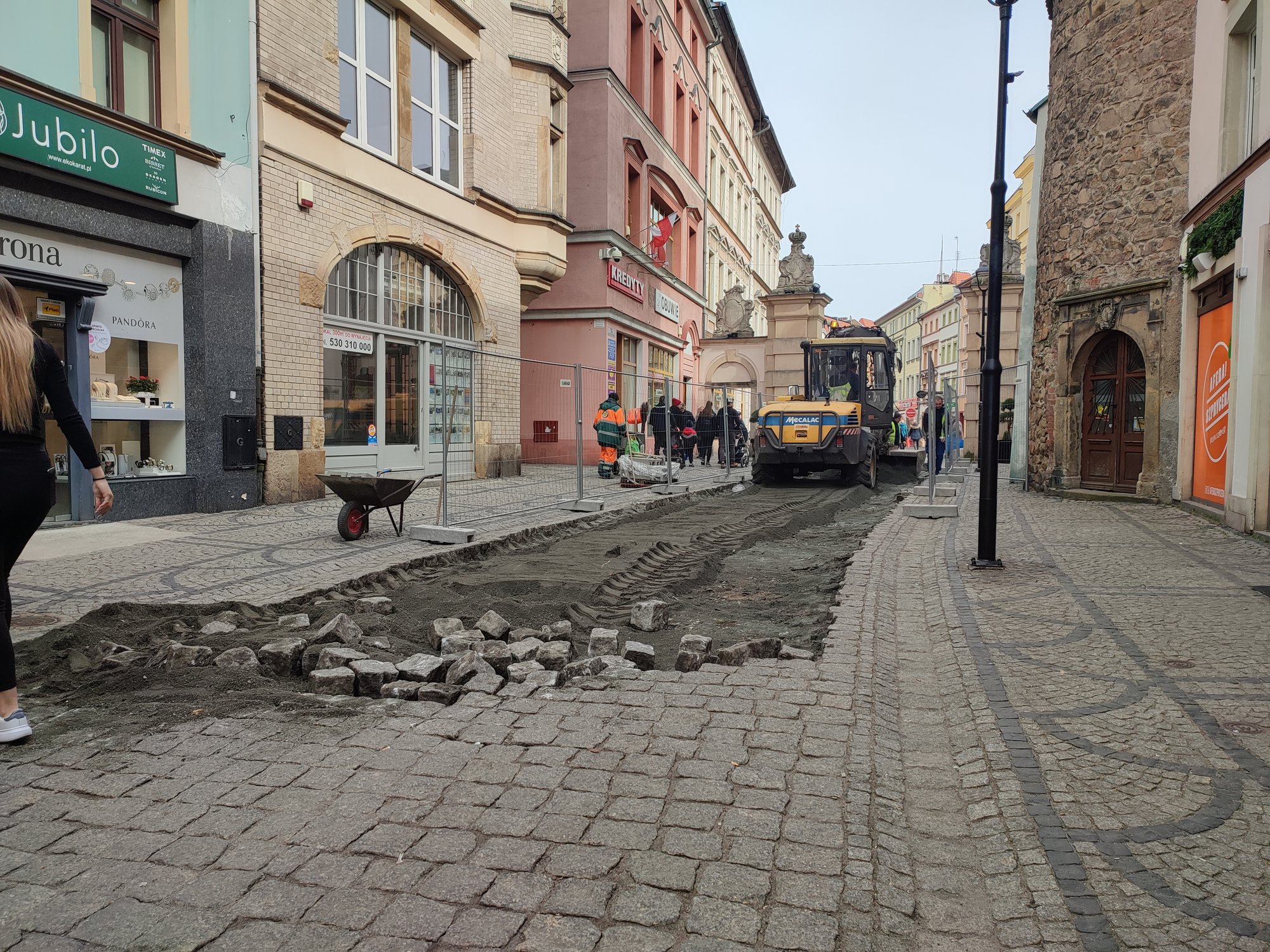 rozpoczea-sie-przebudowa-deptaka-w-jeleniej-gorze-103984