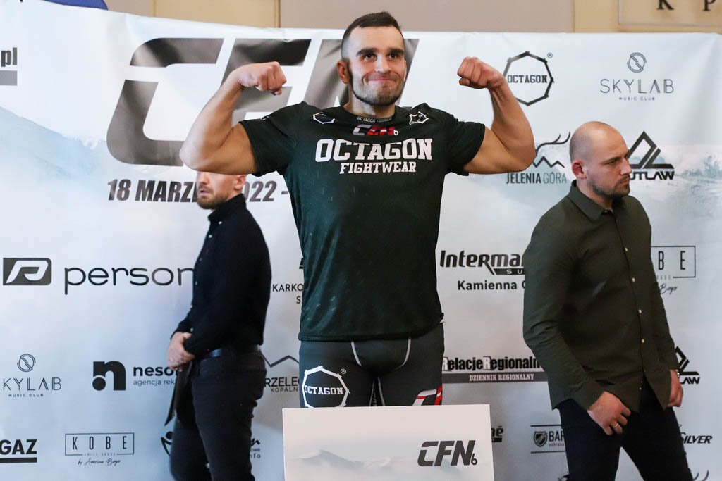 gala-cfn-po-oficjalnym-wazeniu-104052