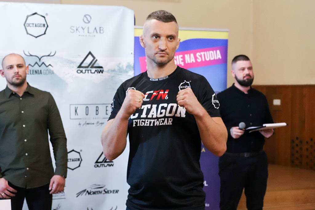 gala-cfn-po-oficjalnym-wazeniu-104052