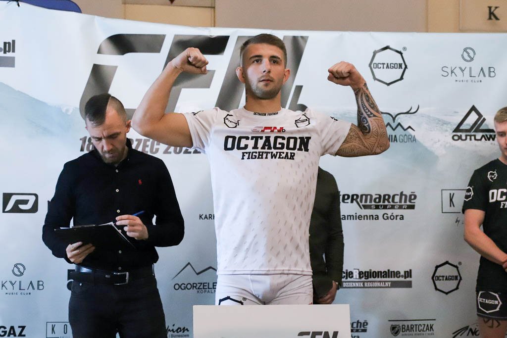 gala-cfn-po-oficjalnym-wazeniu-104052