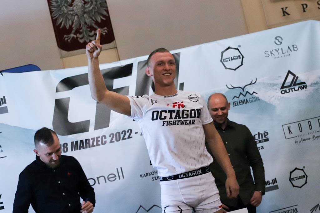 gala-cfn-po-oficjalnym-wazeniu-104052