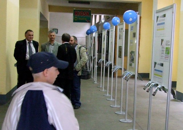 Wystawa pozostanie w holu dworca do 12 sierpnia.