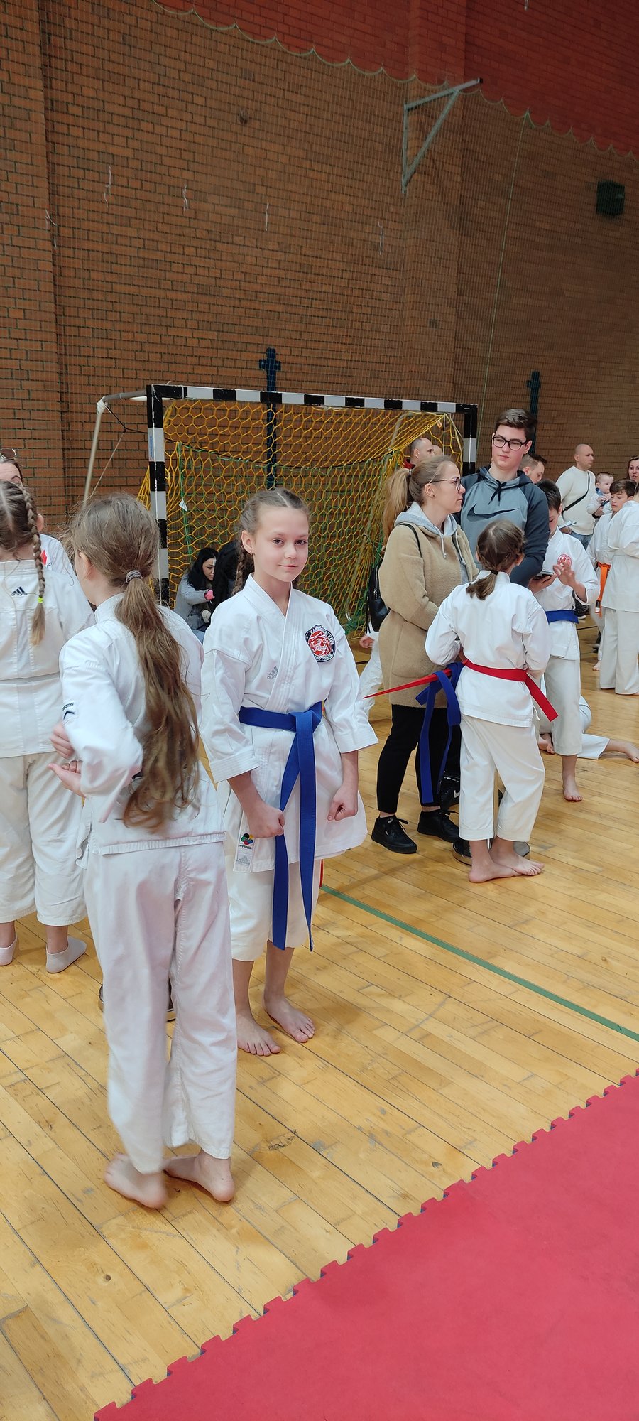 siegneli-po-10-medali-podczas-turnieju-karate-wkf-104129