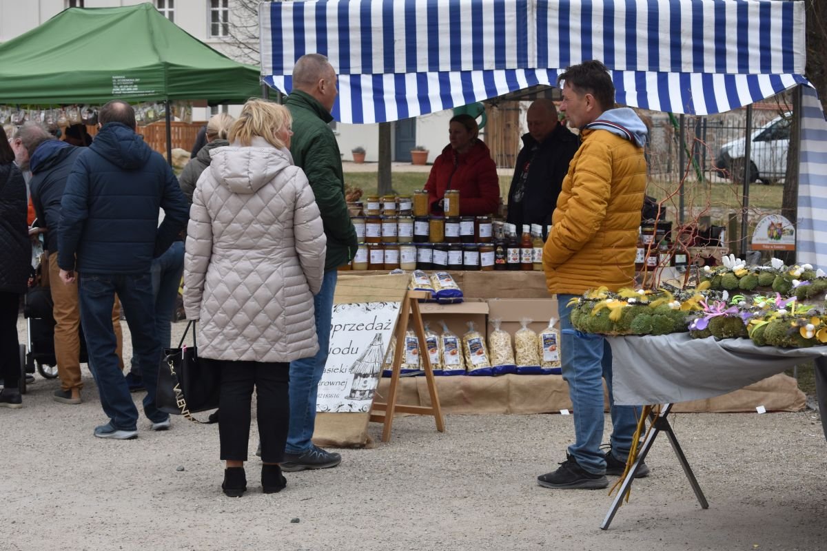kiermasz-wielkanocny-w-folwarku-paacowym-104309