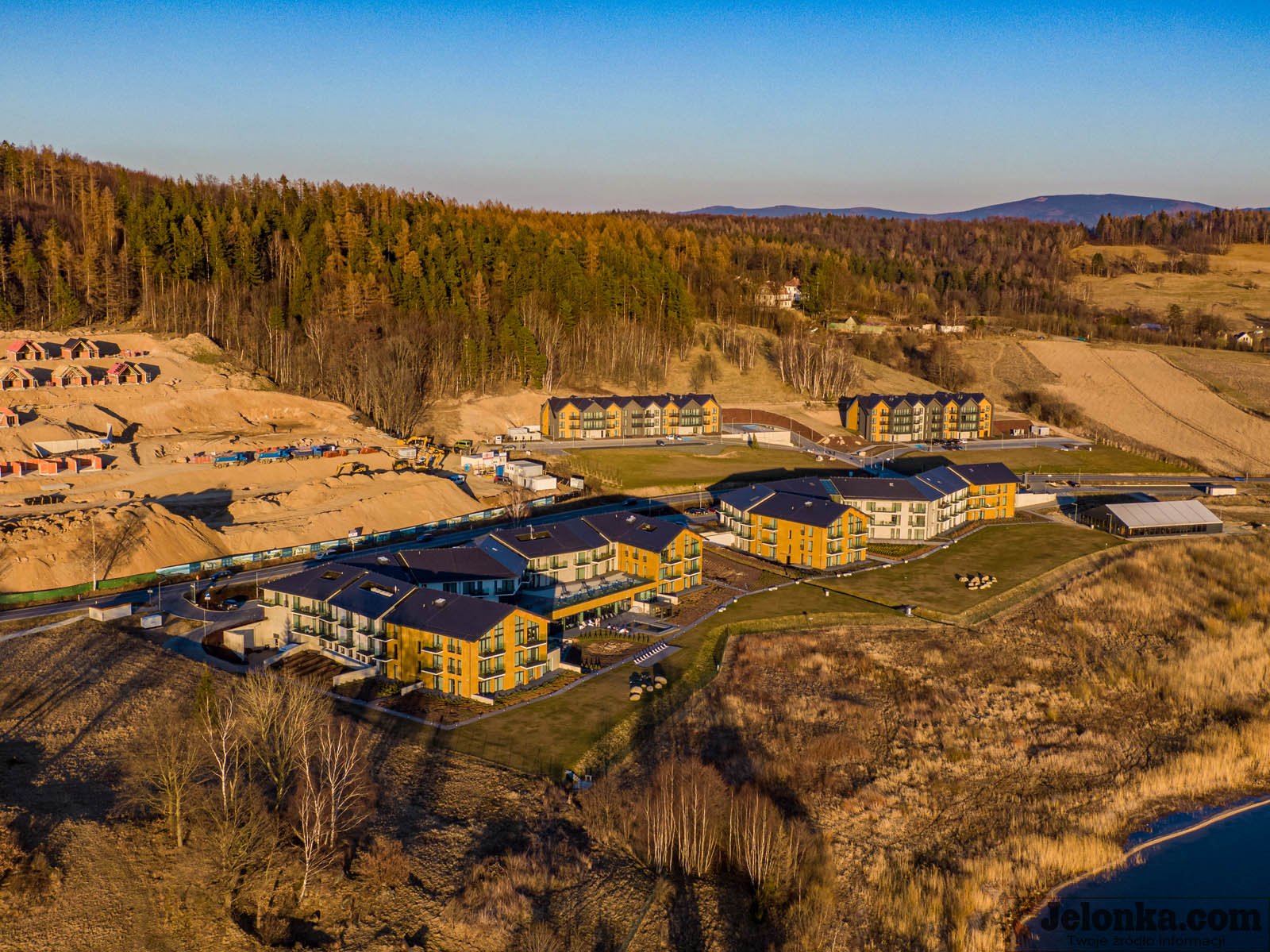 nad-zalewem-sosnowka-powieksza-sie-kompleks-hoteloworekreacyjny-104322