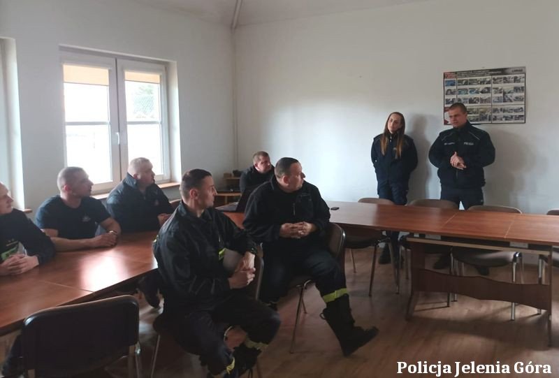 policja-dla-strazakow-104406