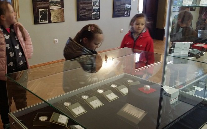o-monetach-w-muzeum-104535
